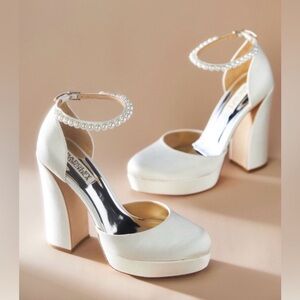 Badgley Mischka Women’s Felixa High Heel Pumps